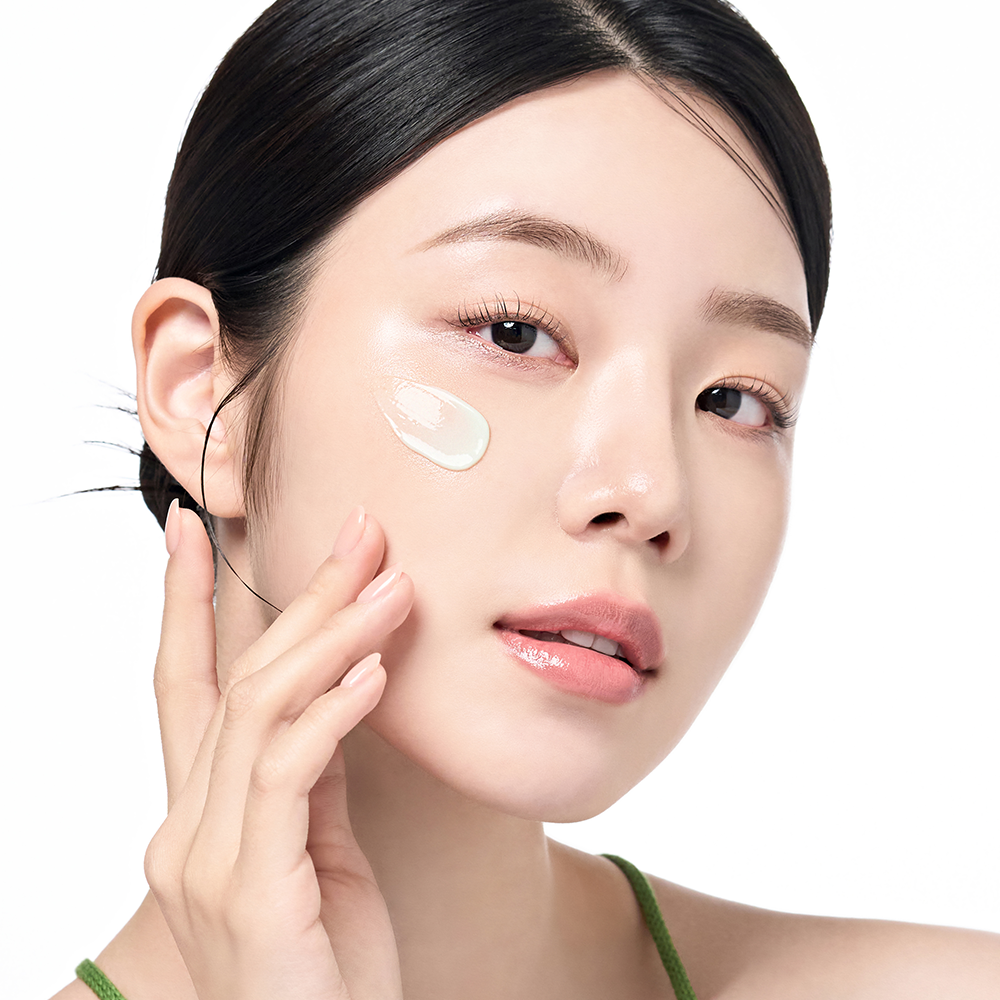 Cicapyrin Calming Cream detail view 4 — Melax K-Beauty